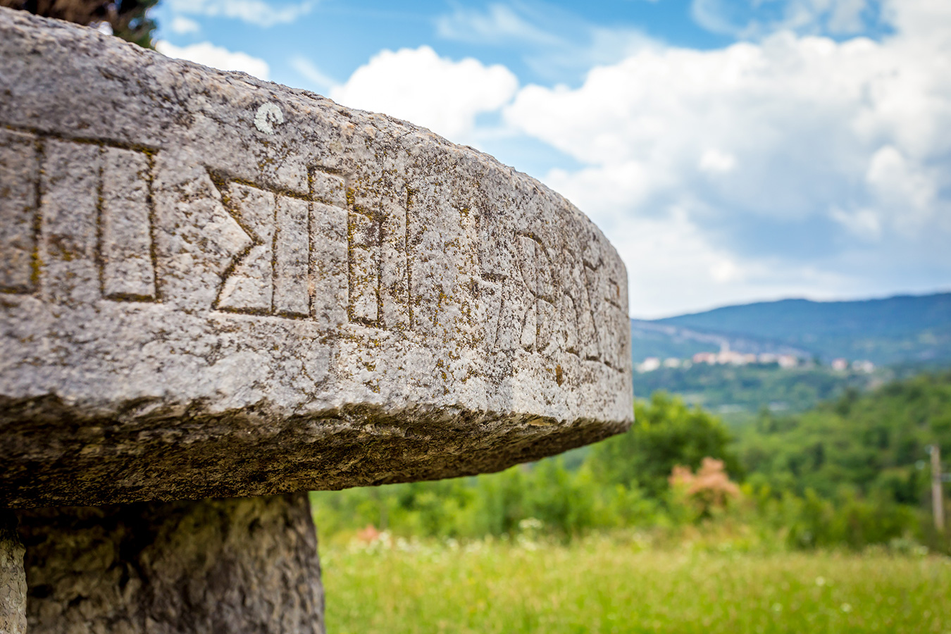 Predavanje o postanku glagoljice