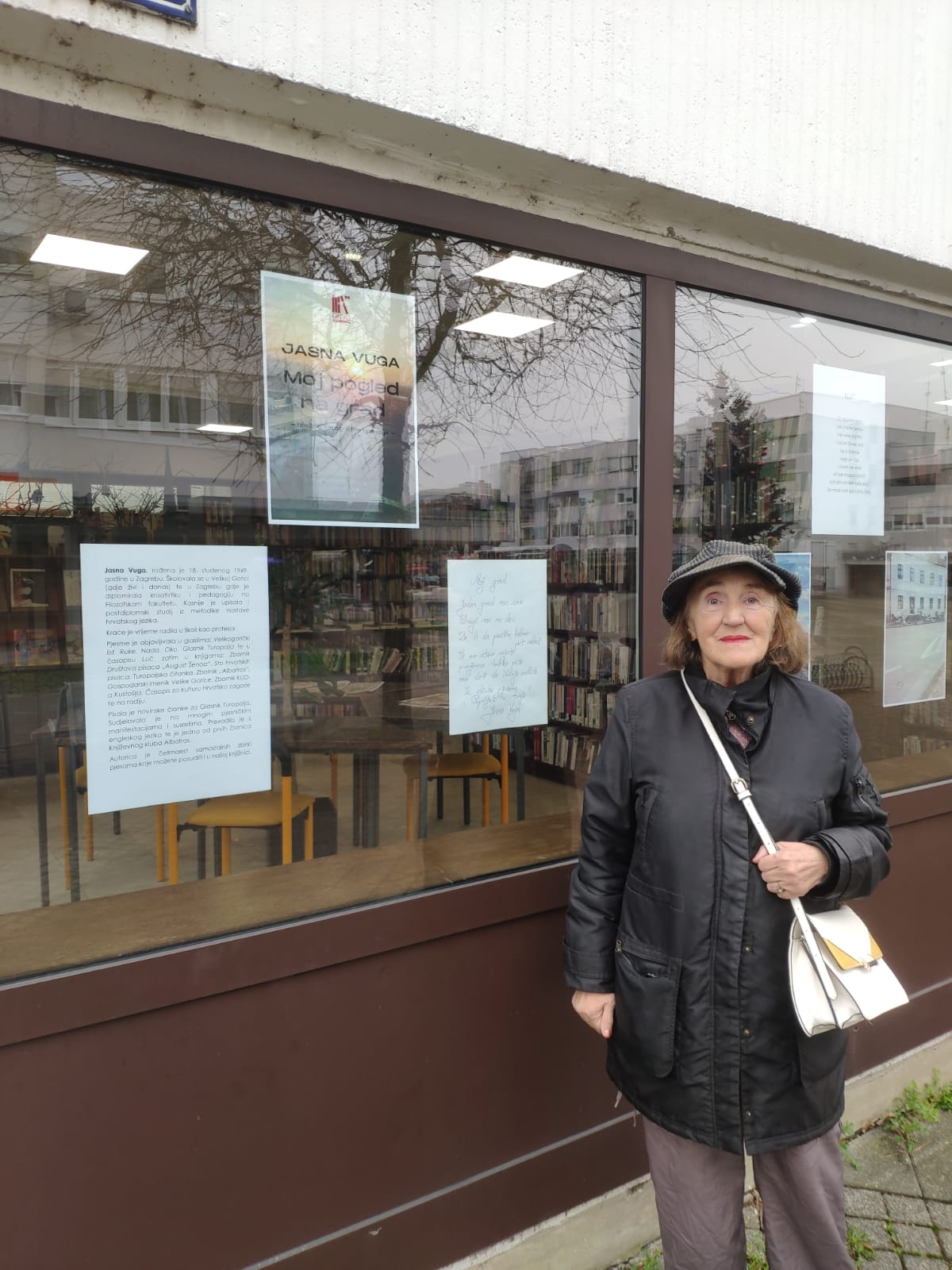 Izložba fotografija Jasne Vuge u izlogu Područne knjižnice Galženica