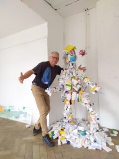 Stjepan Slukan predstavlja svoje likovne radove